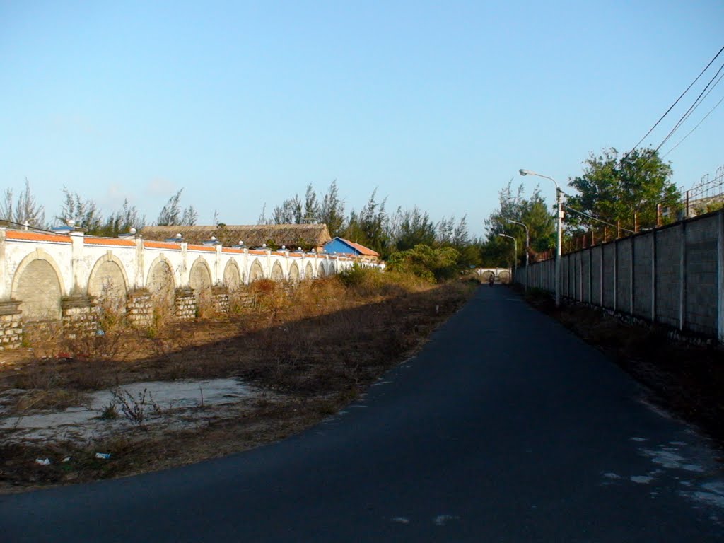 LỐI DUY NHẤT XUỐNG BIỂN CHÍ LINH (HỔNG MẤT TIỀN) by quangduc20