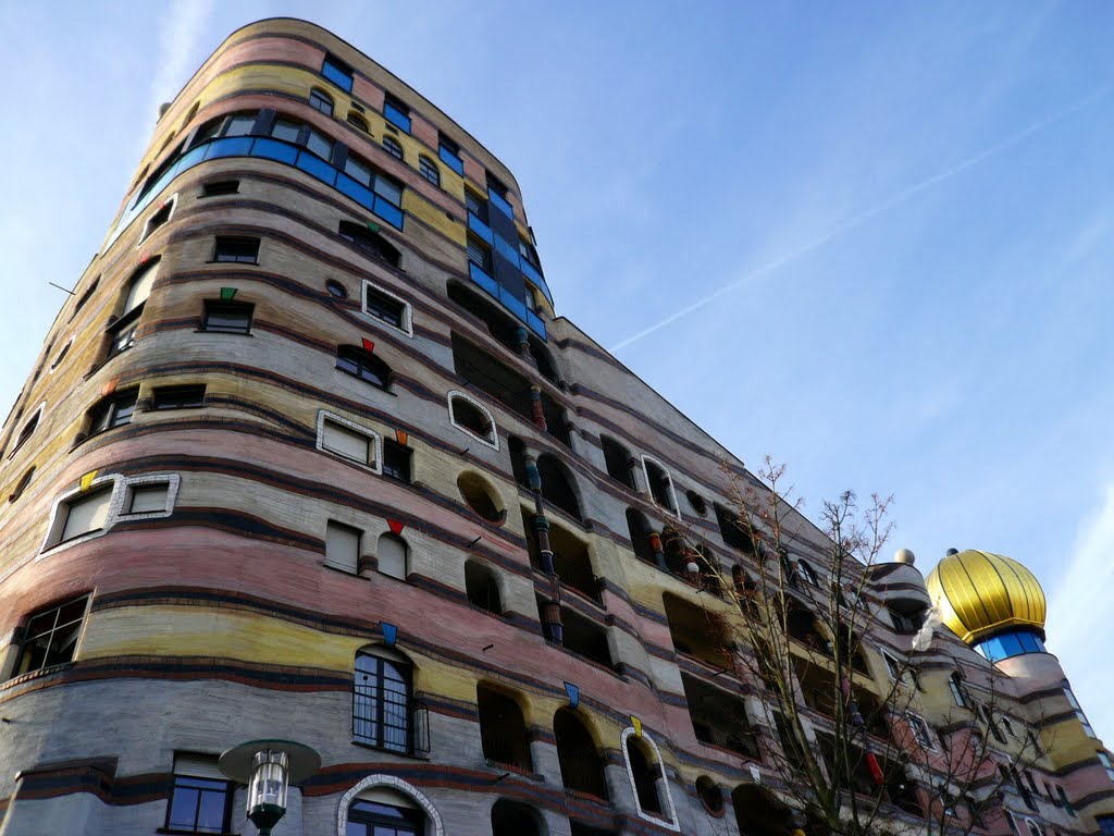 Hundertwasserhaus by Heinz Peierl