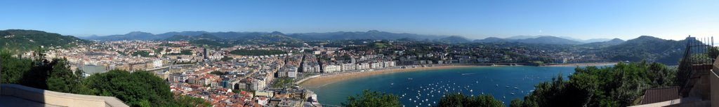 Panorama of San Sebastian taken from the Jesus Statue by Bart Römgens