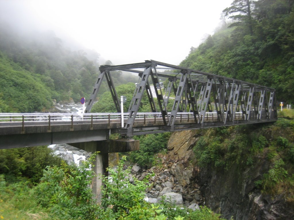 Gates of Haast bridge by erikz