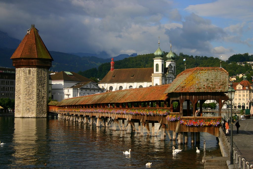 Kapellbrücke by Eric Medvet