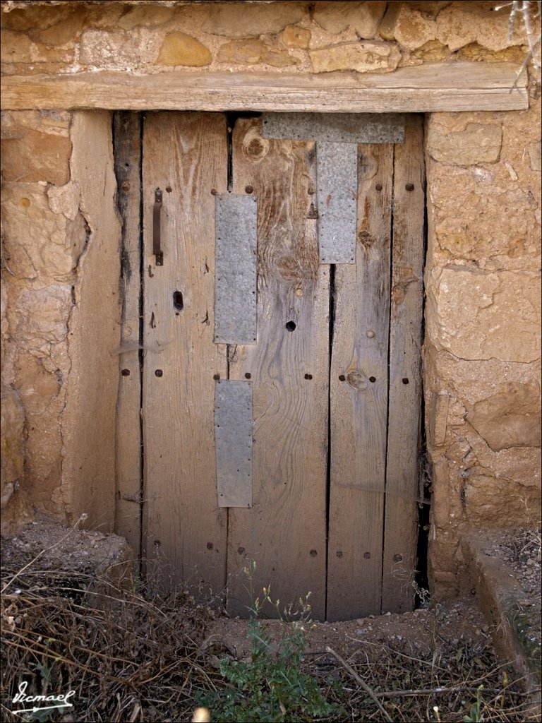 70716-16 ARIZA ANTIGUO. PUERTA VIEJA BODEGA by VICMAEL