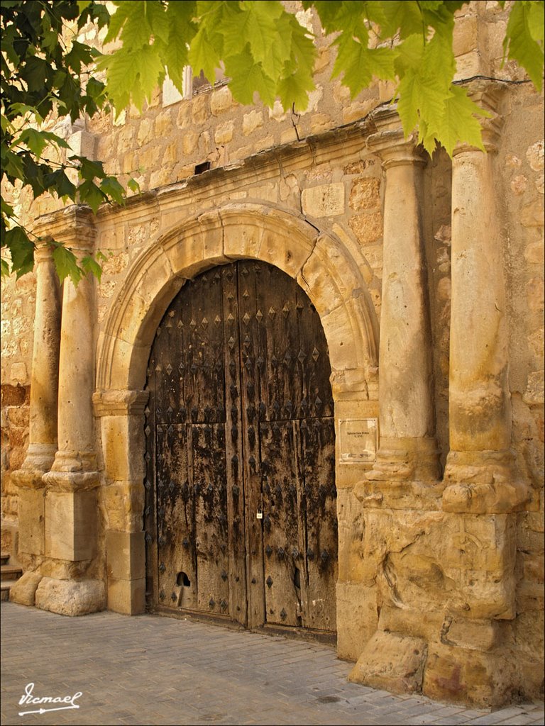 70716-45 ARIZA ANTIGUO. PUERTA VIEJA IGLESIA DE SAN FRANCISCO by Víctor Manuel Mamblo…