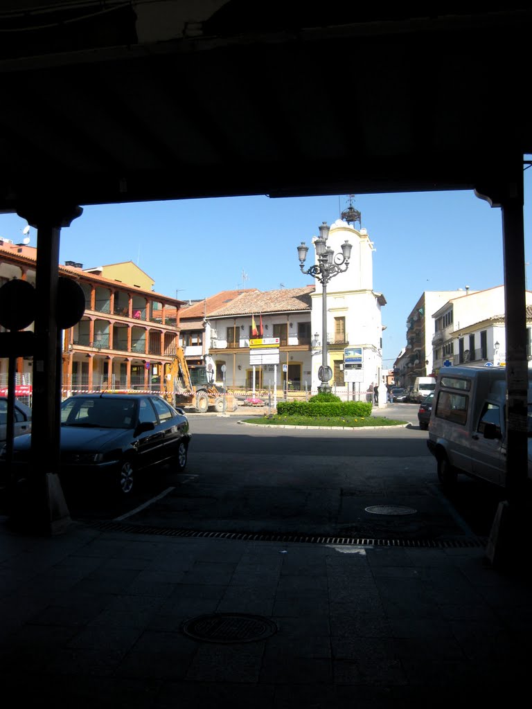 Arco de la Plaza by Mambrino