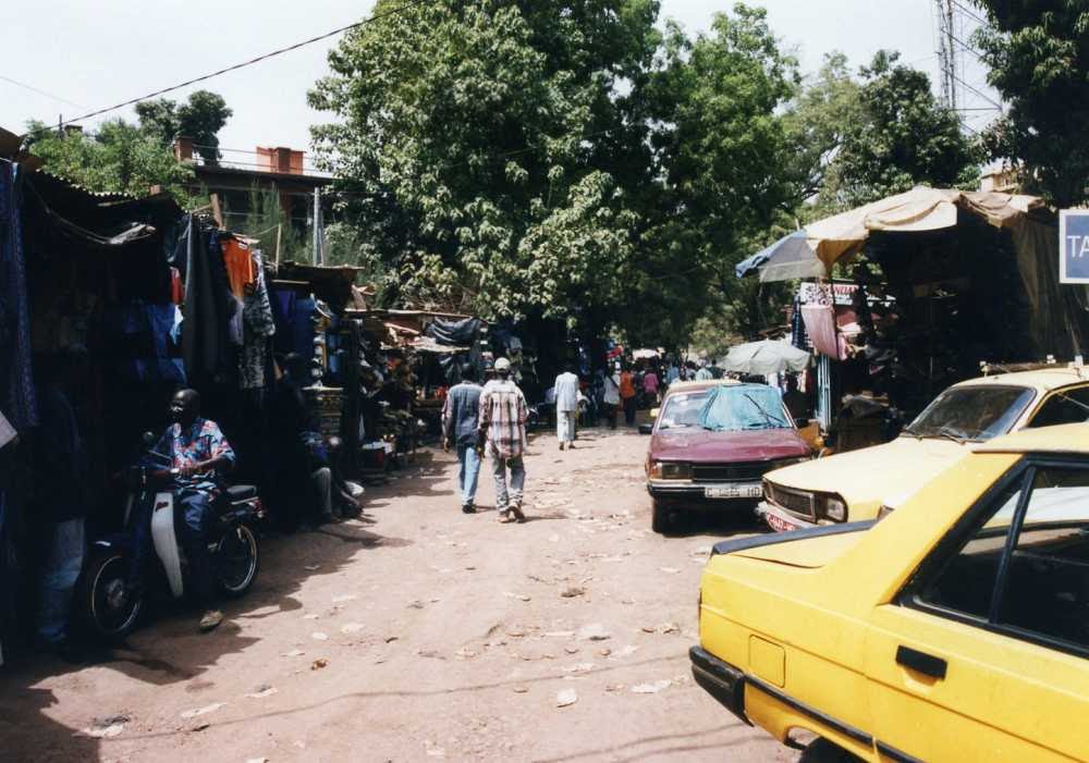 マリの首都バマコ、そこは耐え難い灼熱地獄 http://search-ethnic.com/bamako by search-ethnic