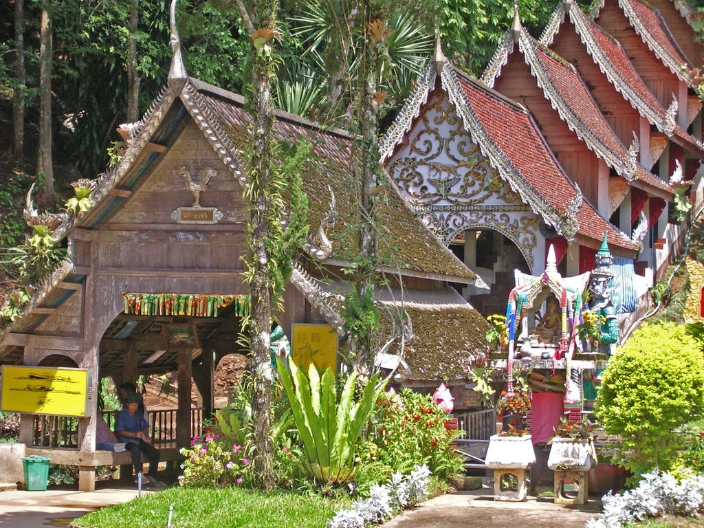 Cave entrance, Ban Tham by Kurt Keller