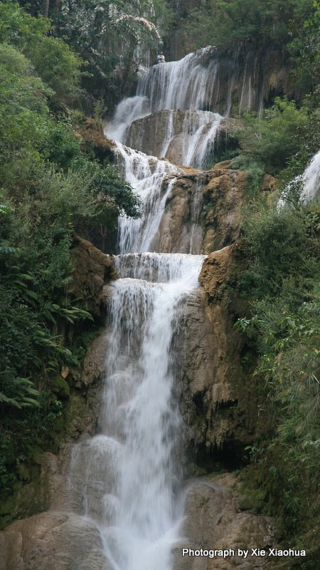 Kuang-Si Waterfalls by xiexiaohua