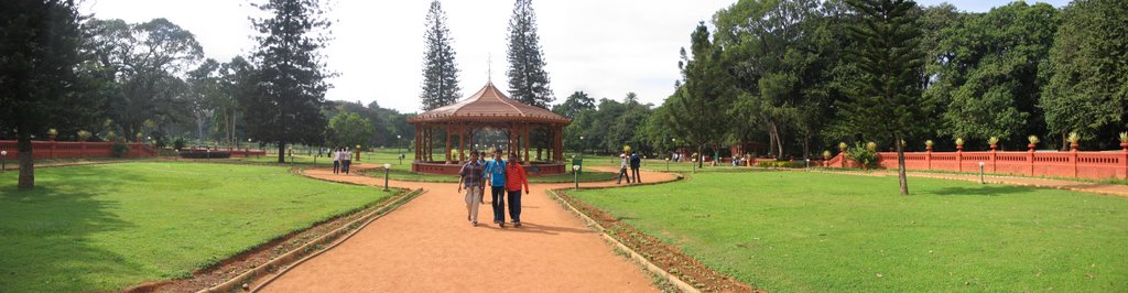 Kiosque dans Lalbagh by marsupial