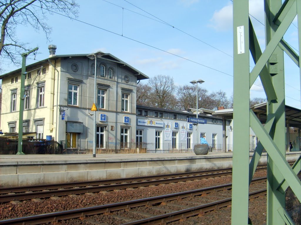 Bahnhof Hamburg-Wandsbek / Railway station Hamburg-Wandsbek by willytown