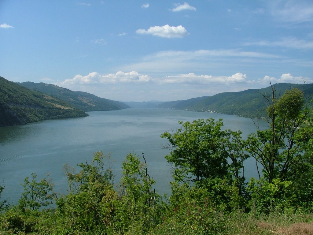 Danube in the iron gates by romanvaro