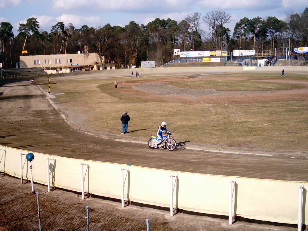 Speedway by Patryk Neumann