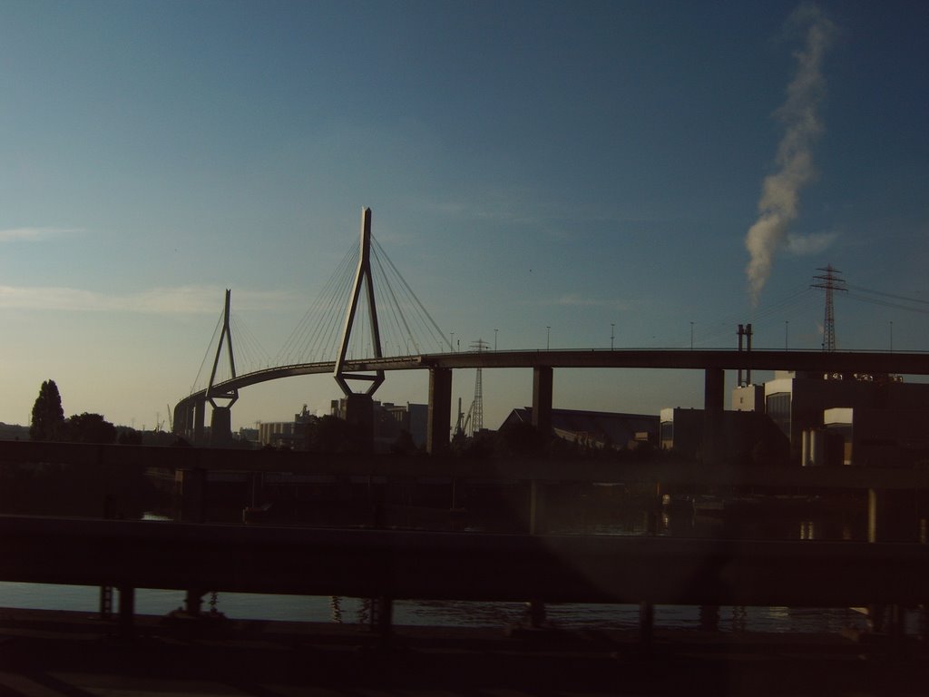 Köhlbrandbrücke Hamburg by robin1990