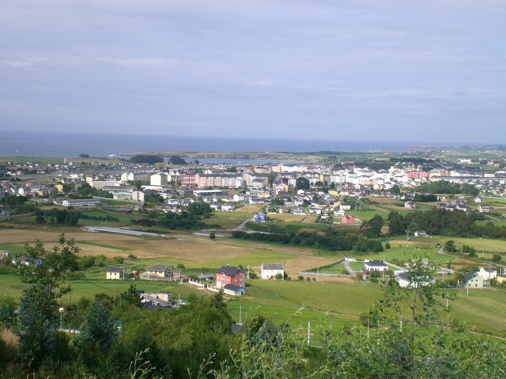 Vista de Ribadeo desde el Mirador de Santa Cruz by Javier Teixido