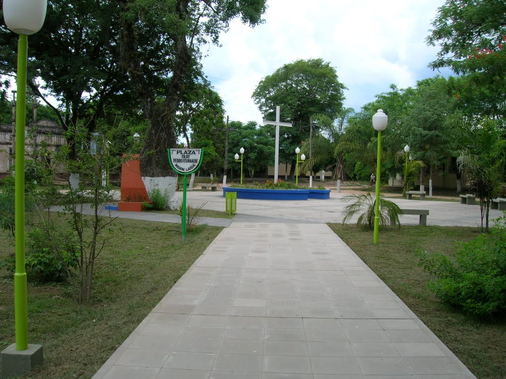 Plaza Iturralde. (San Francisco del Laishi, Formosa) by Fernando Mantese