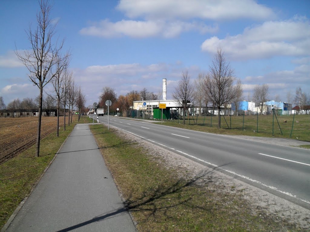 Lindenberg, Ahrensfelder Straße (Ortseingang) by Klaus Brinkmann