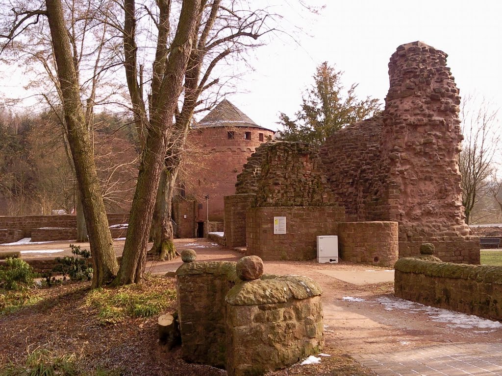 Burg "Kerpen" in D-Illingen Saar by Werner Hiester