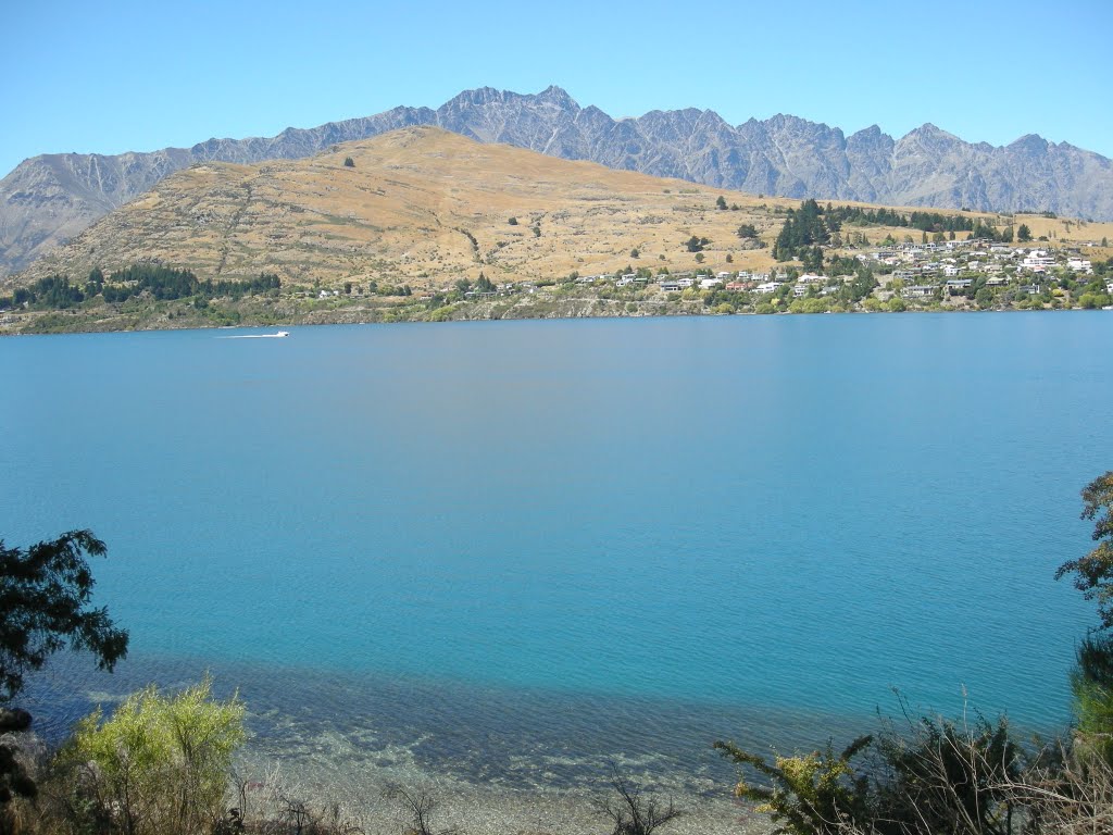 Peninsula Hill and the Remarkables by gluhwurmchen