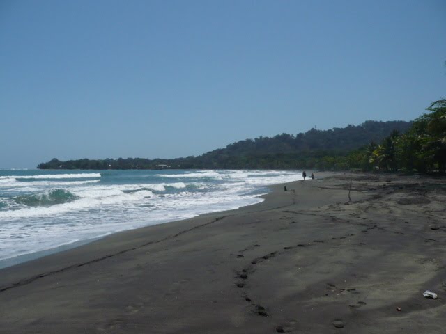 Playa Negra hacia el este by erojascabezas