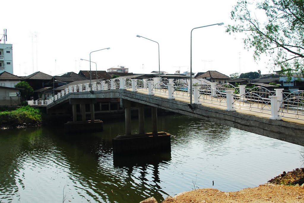 Bridge across Chanthaburi River, Chanthaburi, Thailand by JohnMuzi