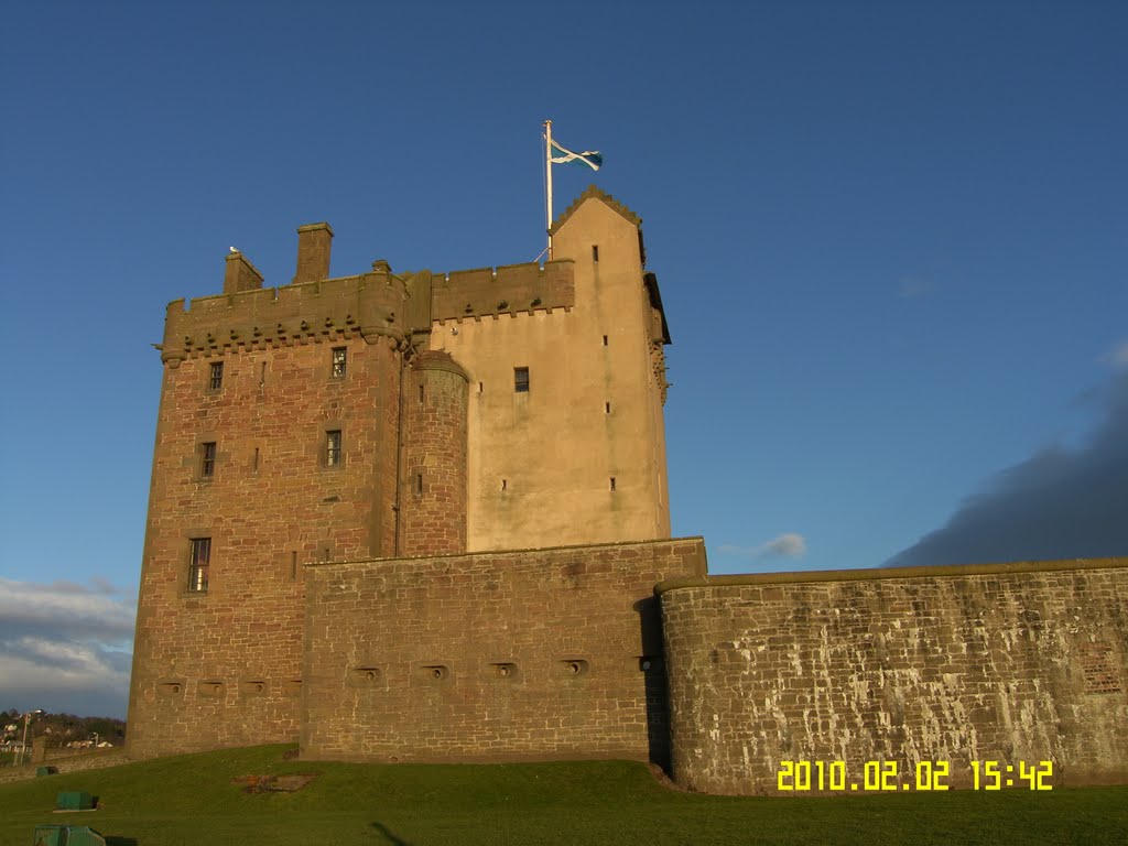 Scotland , Brougthy Ferry Castle by Wojtek_S