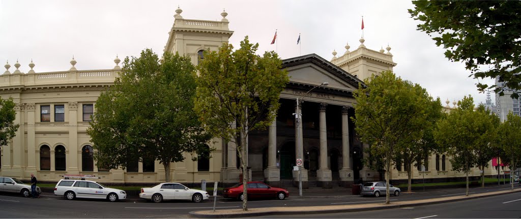 Trades Hall (2010). Built in 1873-75, the building has been added to several times. Between 1917 and 1922 this facade was completed to give the impression that it was all constructed in one stage by Muzza from McCrae