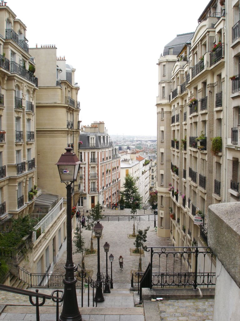 Rue du Mont Cenis by Valter Auster