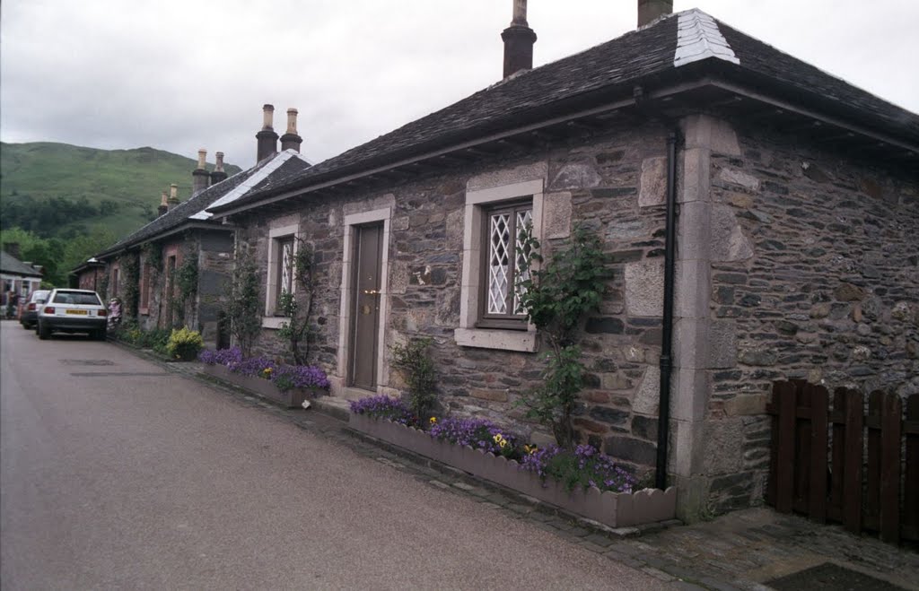 House in Luss by MBagyinszky