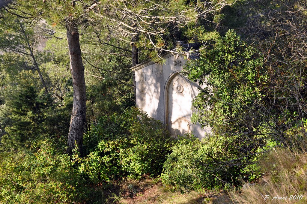 Lagnes, Monts du Vaucluse, Provence, Vaucluse, France. by © P. Amet