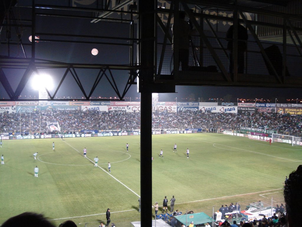 Estadio Corona de Noche by jesus_ayala