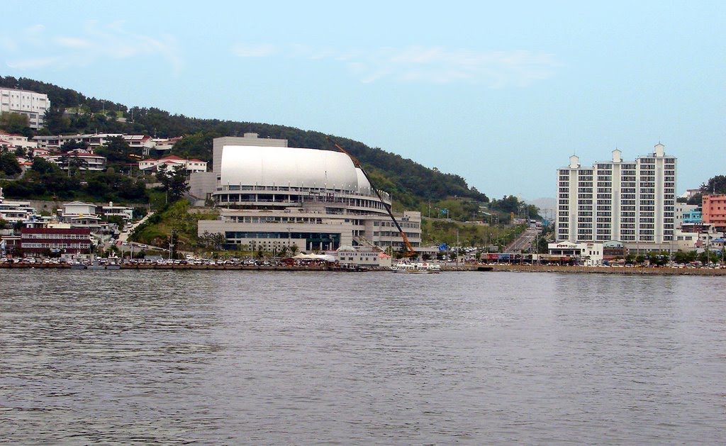 Port city Jangseungpo on Geoji Island. Geoje located in South Gyeongsang province, just off the coast of the port city of Busan, South Korea. by §teve