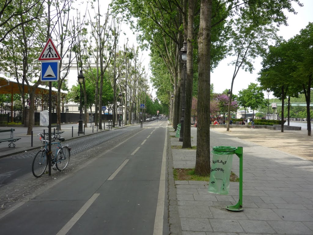 Quai de la Loire by alexandrealari