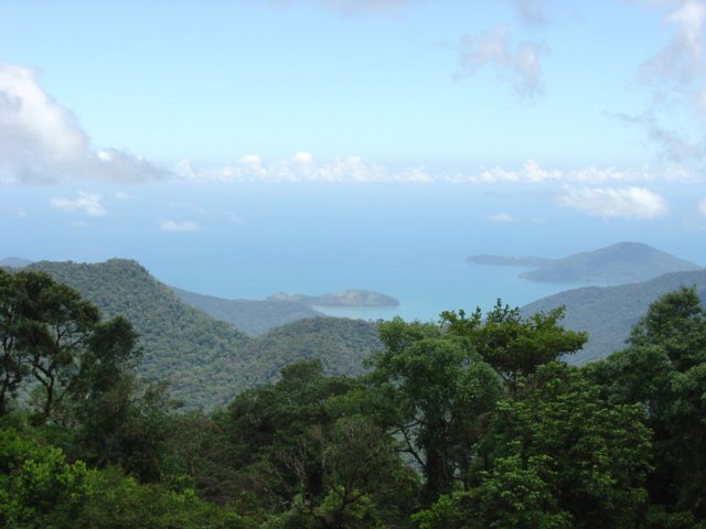 Ubatuba Serra by Roberto Tchalian