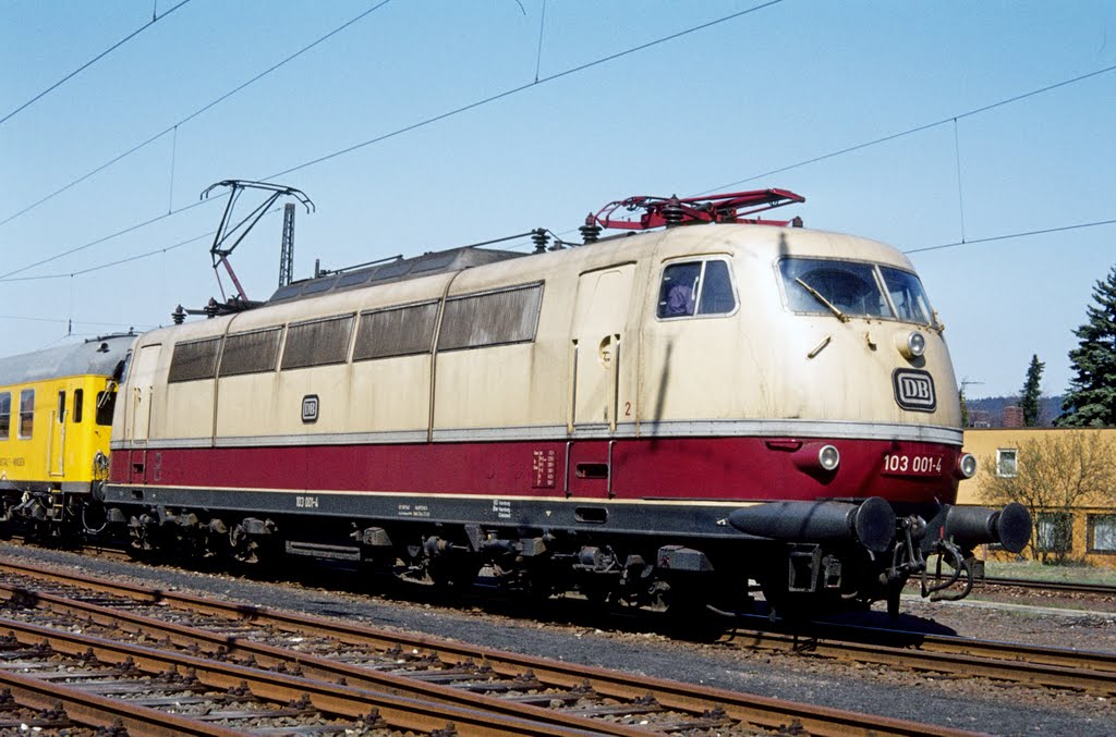 Meßzug mit 103 001 in Stockheim (1982) (pb) by peter biewald