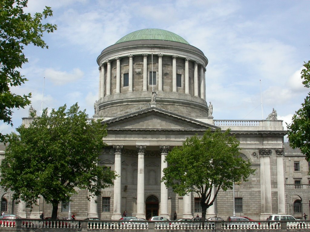 Four Courts by Andrea Tondinelli