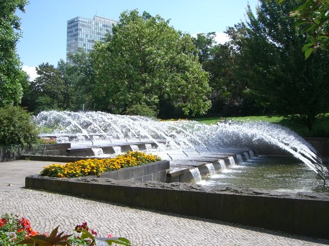 Fountain, Planten un Blomen, Hamburg by Mat Nichol