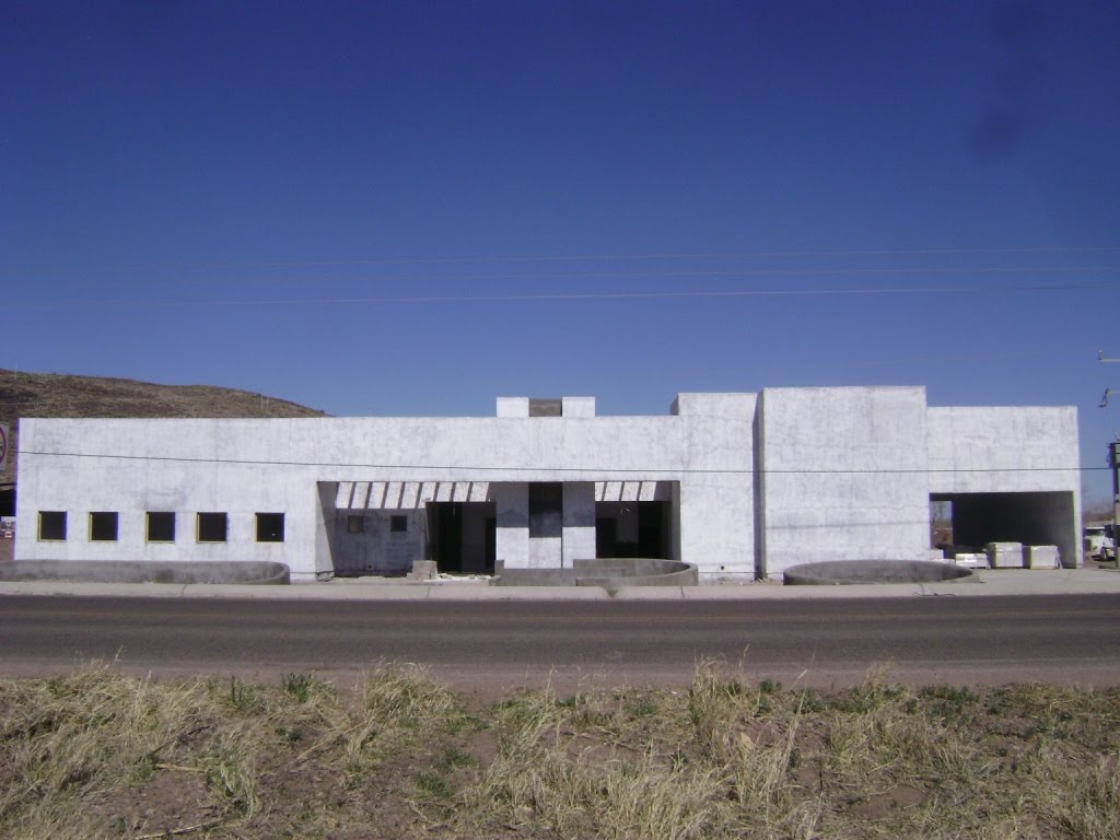 Centro Avanzado de Salud Lebaron by Ingenierito