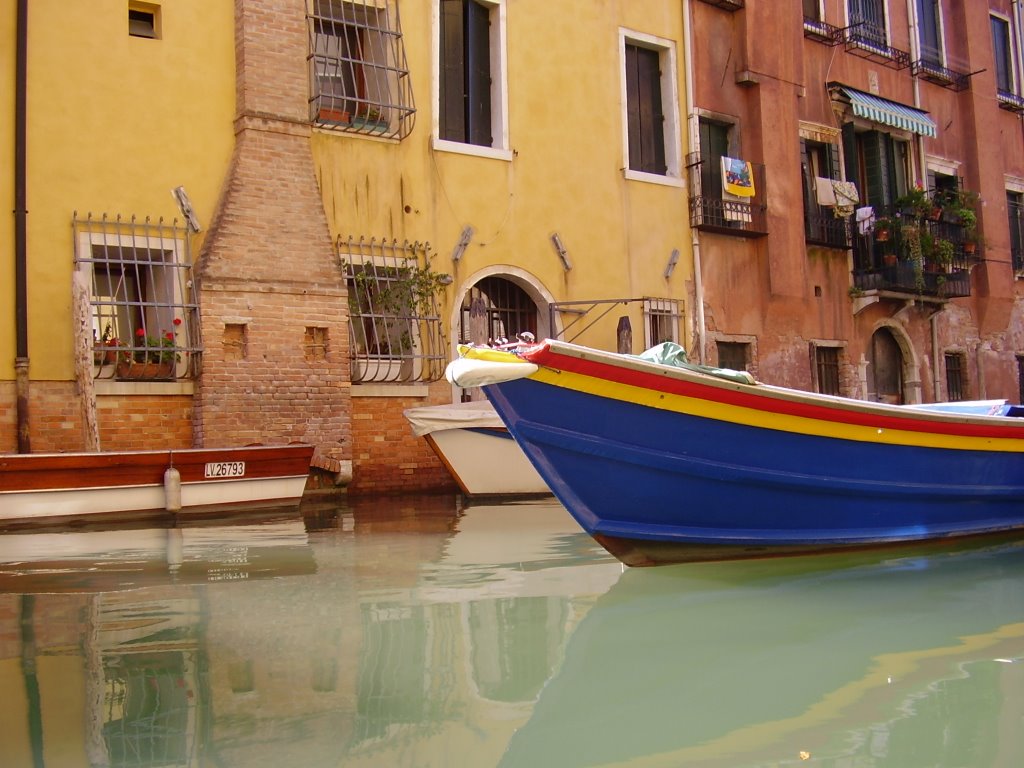 Gondola by Víctor Llamazares Ca…