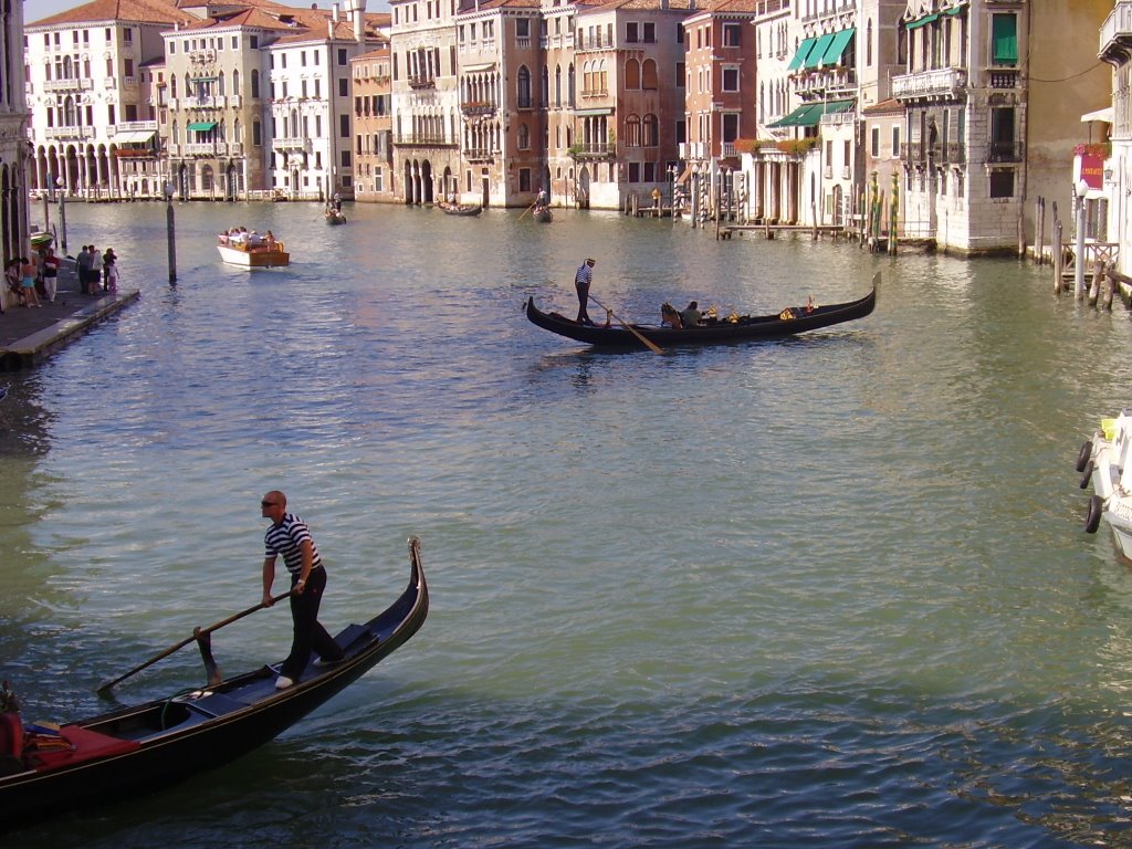 Gran Canal by Víctor Llamazares Ca…