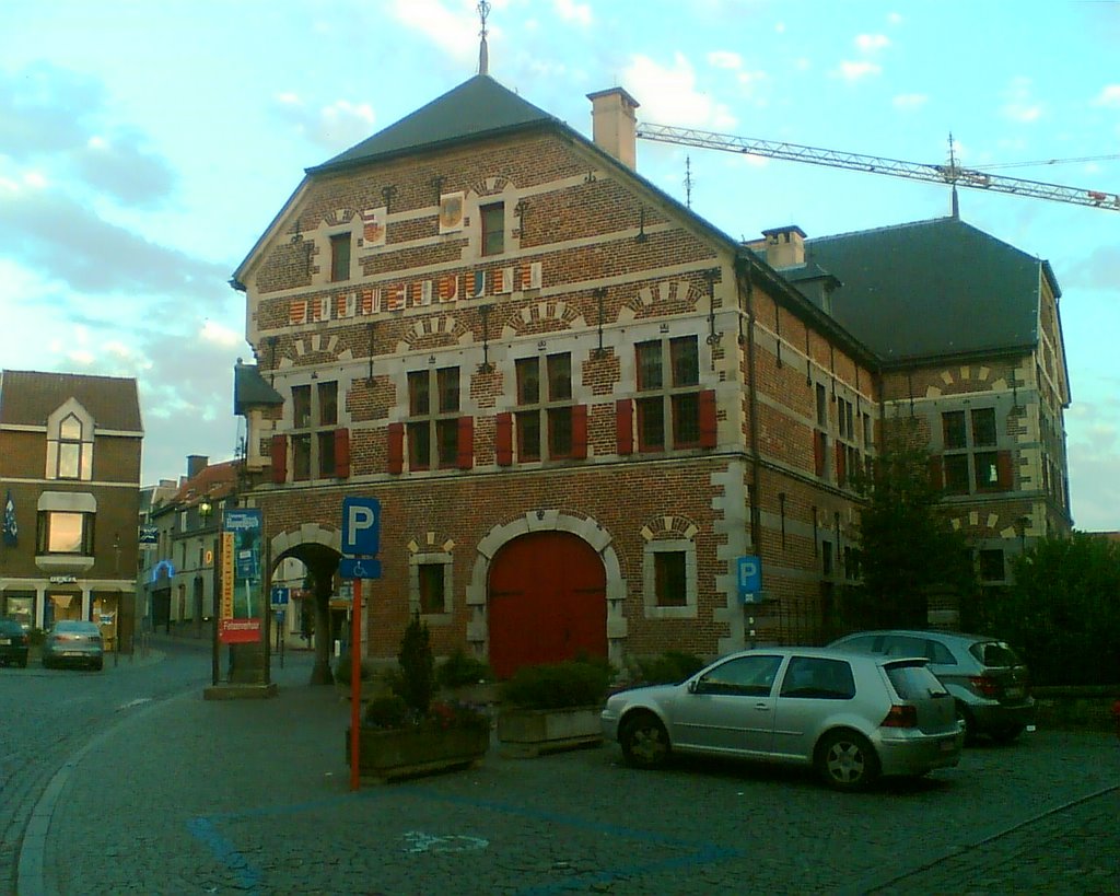 Borgloon - Stadhuis - Linkerzijgevel by josh84