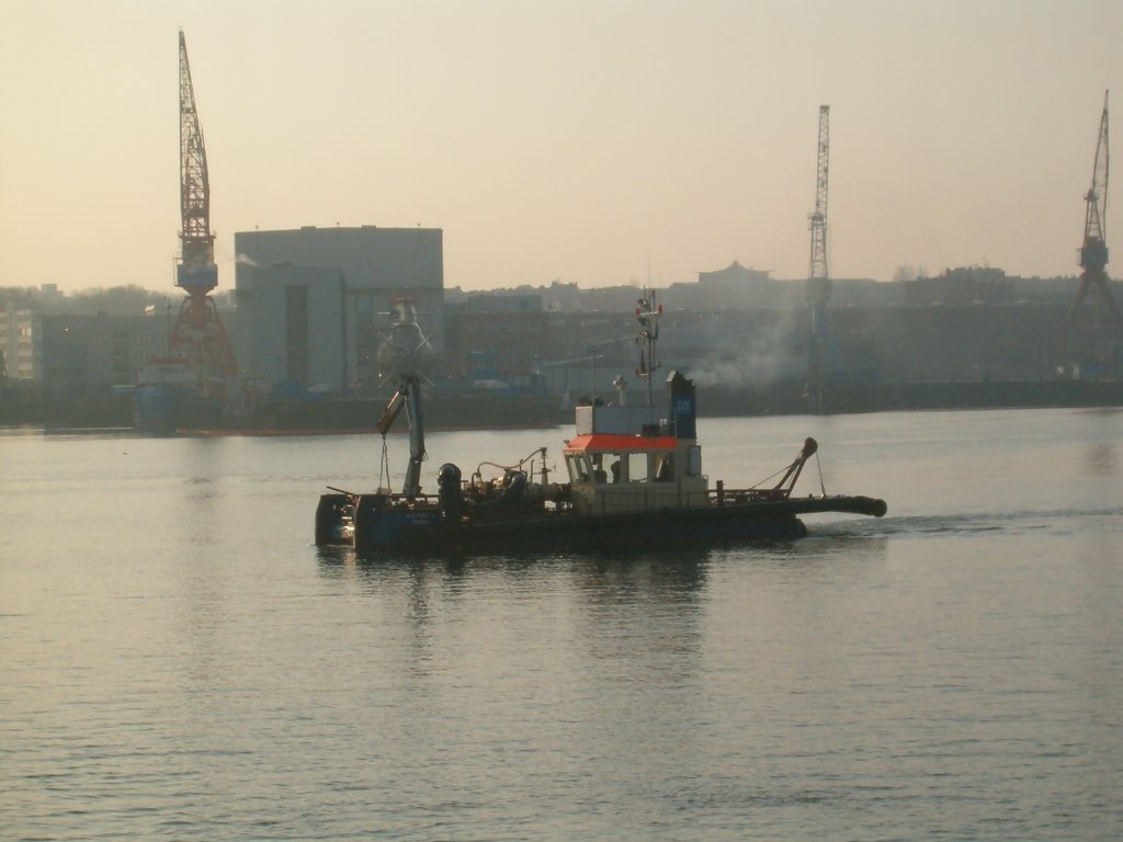 Sleipner R in Kiel Port by esbenriis