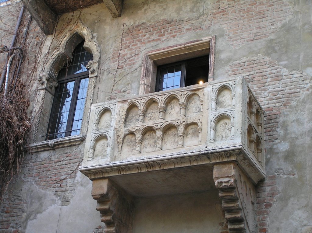 Juliet's Balcony by IvanA