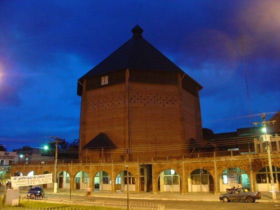 Catedral de Nossa Senhora da Glória by Franklin Andrade