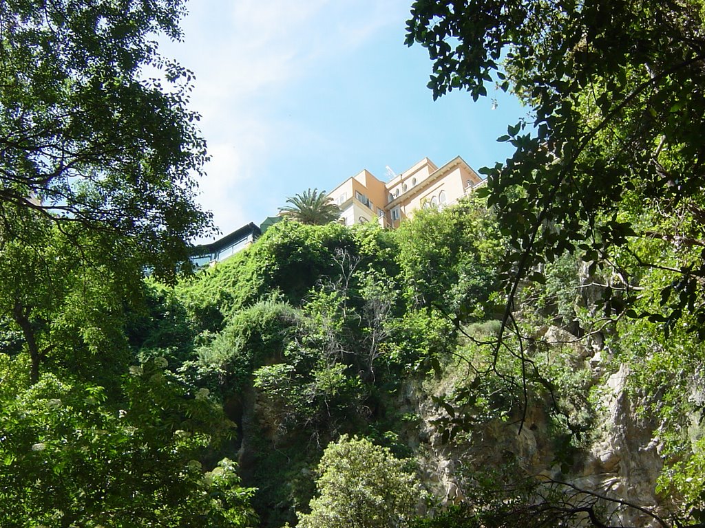 Tivoli, Villa Gregoriana by luxing