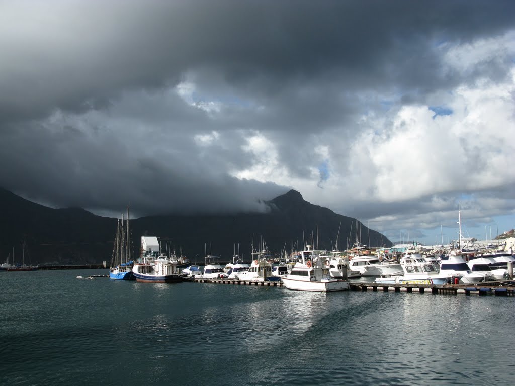 Hout Bay by Dmitry Rostopshin www.lightphotos.net