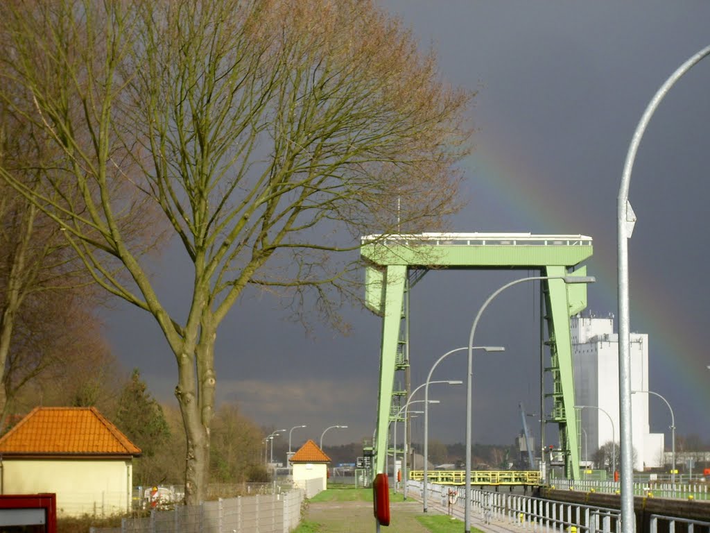 H©) April 2010 / An der Schleuse in Dorsten - Regenbogen über der Schleuse by Hannes Th.