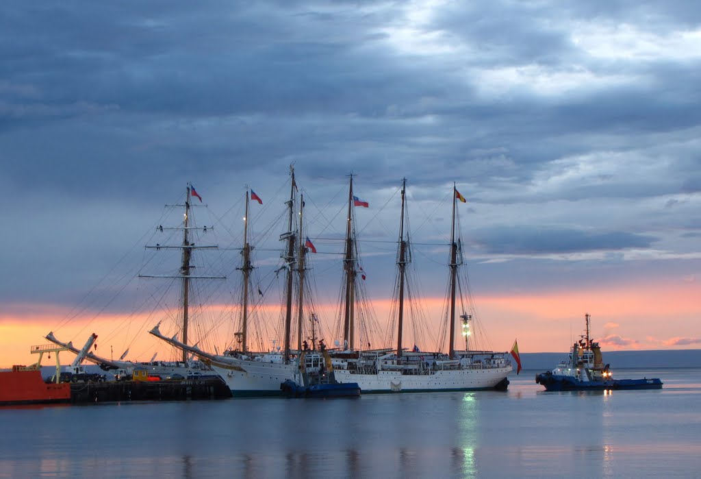 Elcano, Esmeralda, Sagres by WANDERINO