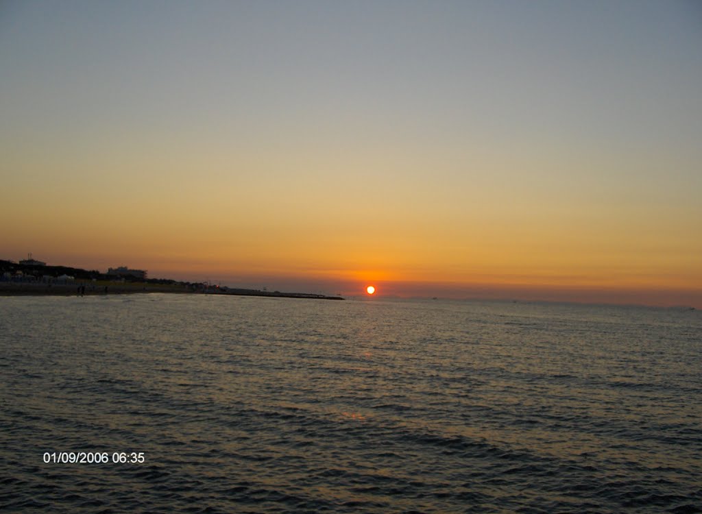 Lido di Jesolo playa by Alexej V.