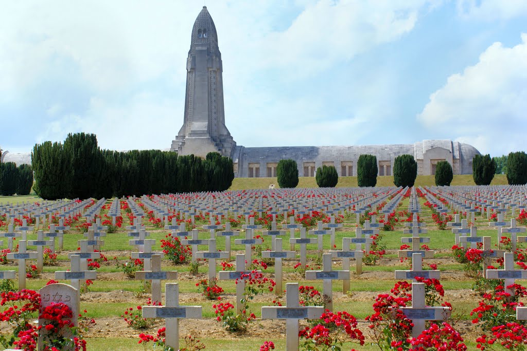 Ossuaire de Douaumont by POESIE