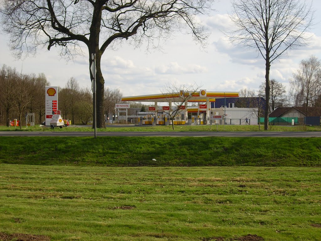 H©) April 2010 / Wulfen Barkenberg - Neue Tankstelle an der B58 by Hannes Th.