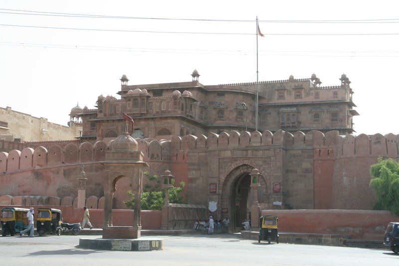 L'entrée du "City Palace" de Bikaner by Stephan Guilloux